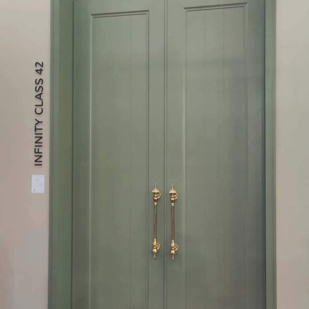 Detalhe de esquadria de alumínio com acabamento premium